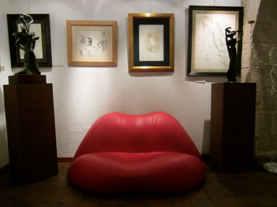 Dali Sofa