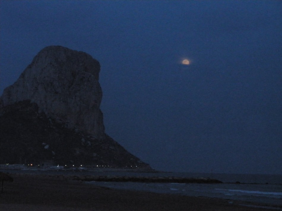 Moon rise in Calpe