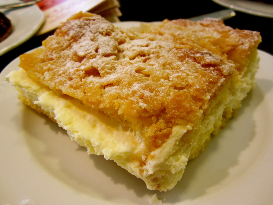 Bienenstich! It was worth the wait!